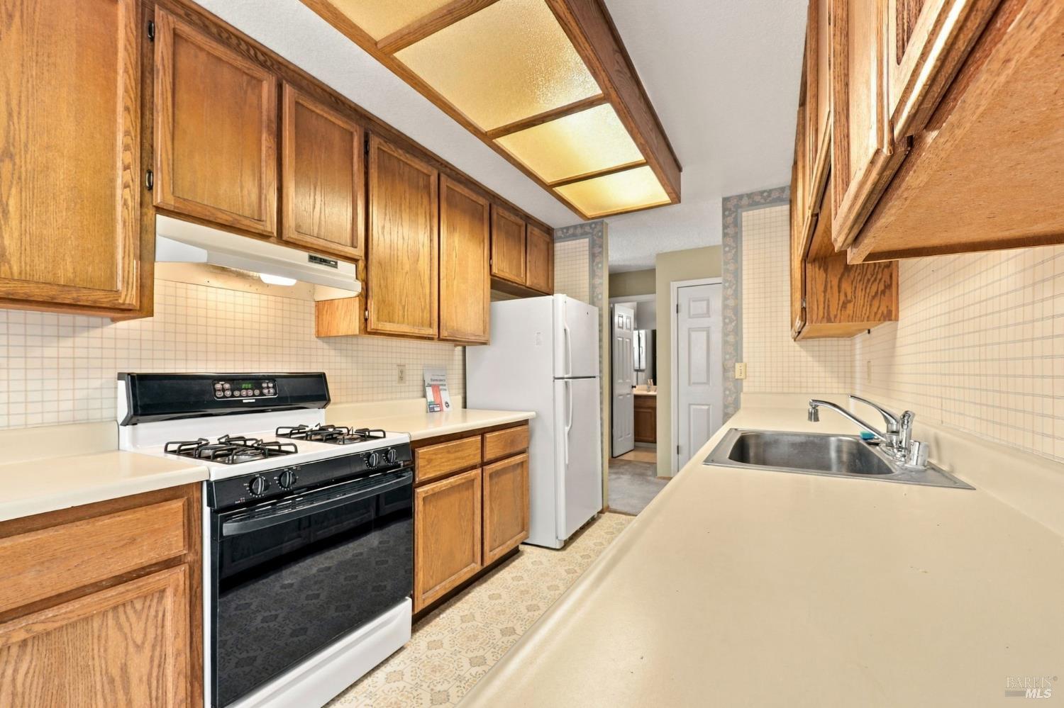 518 March Avenue Healdsburg CA 95448