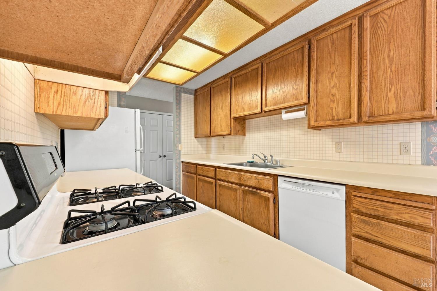 518 March Avenue Healdsburg CA 95448
