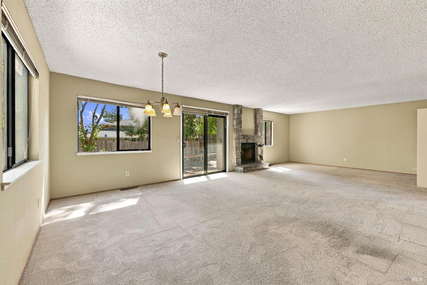 518 March Avenue Healdsburg CA 95448