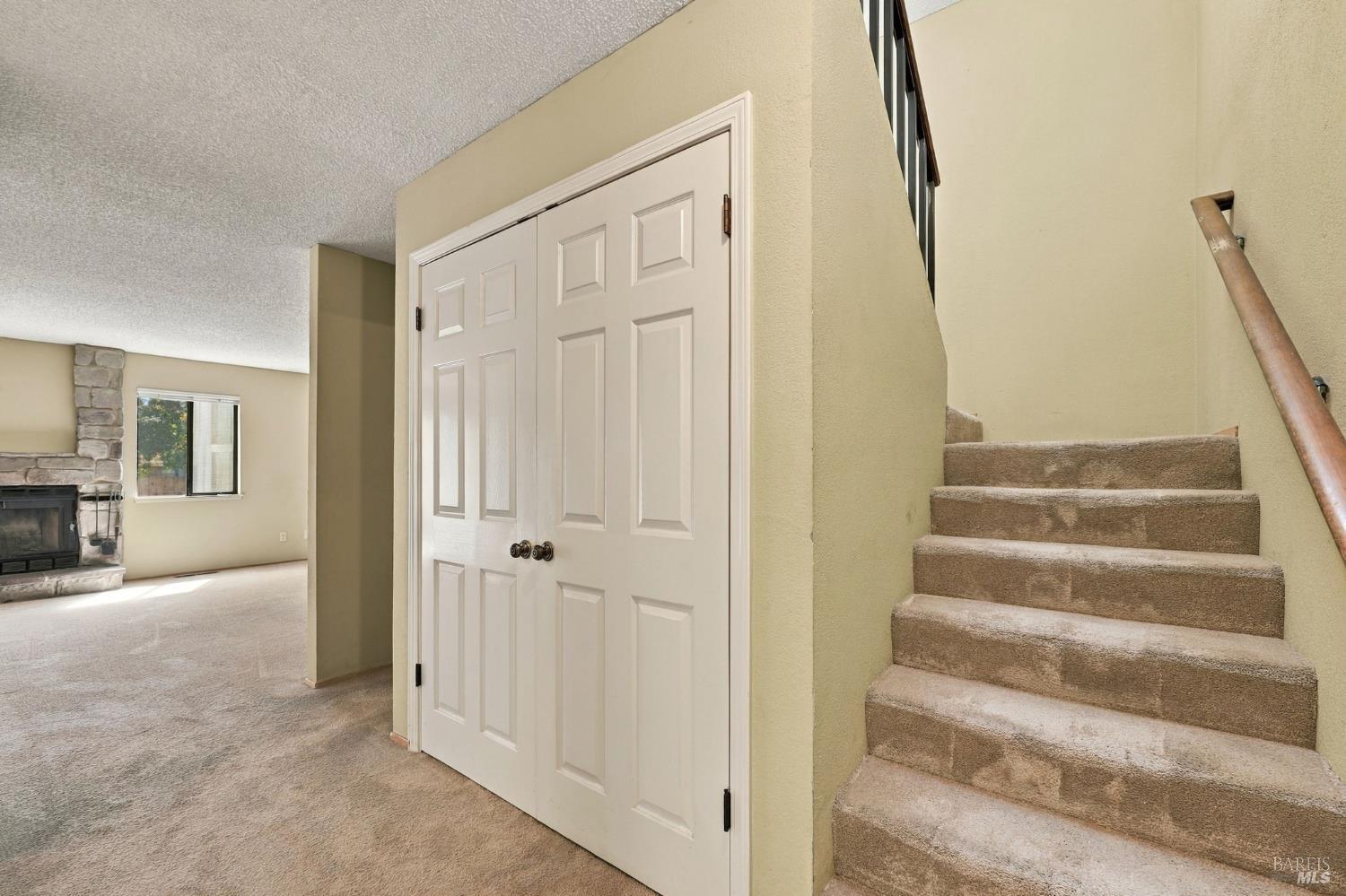 518 March Avenue Healdsburg CA 95448