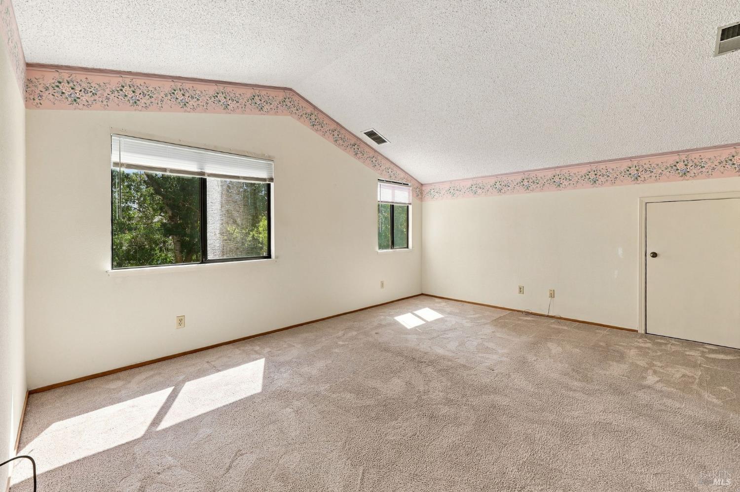 518 March Avenue Healdsburg CA 95448