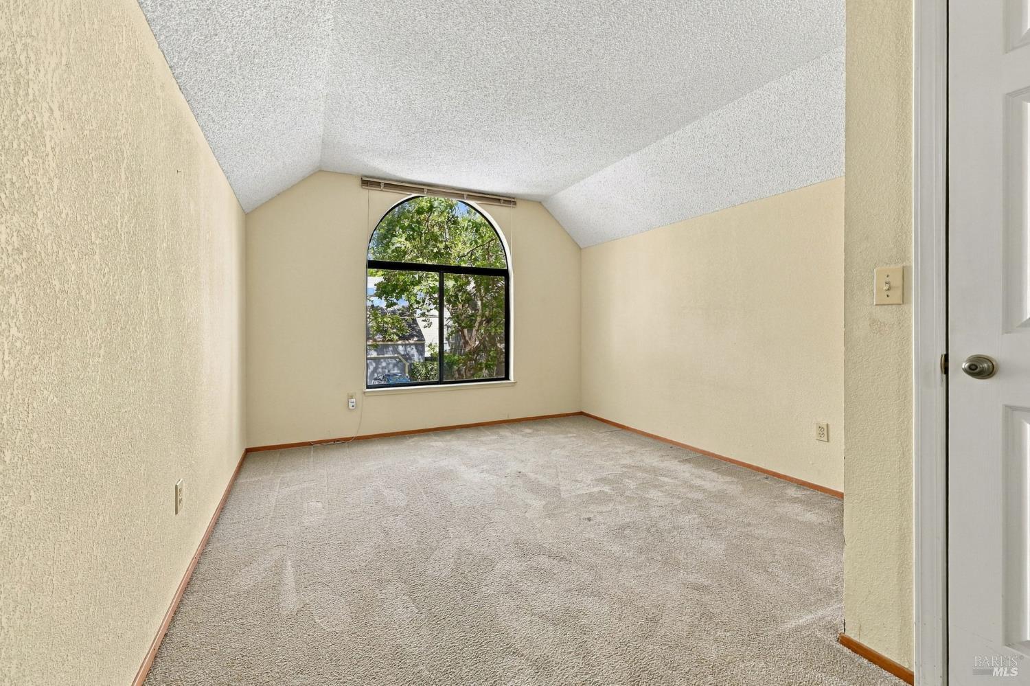 518 March Avenue Healdsburg CA 95448