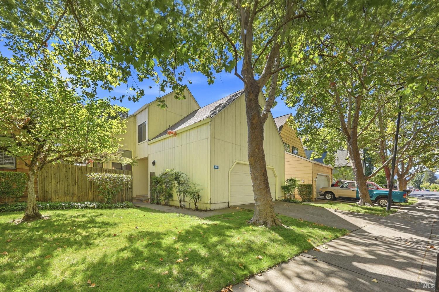 518 March Avenue Healdsburg CA 95448
