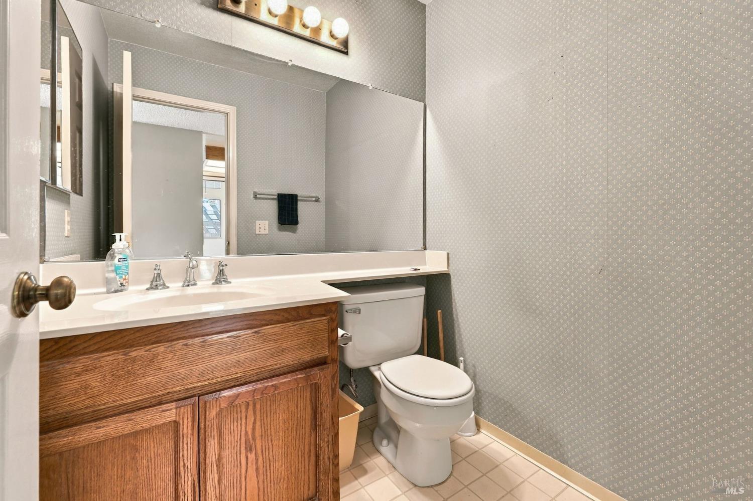 518 March Avenue Healdsburg CA 95448