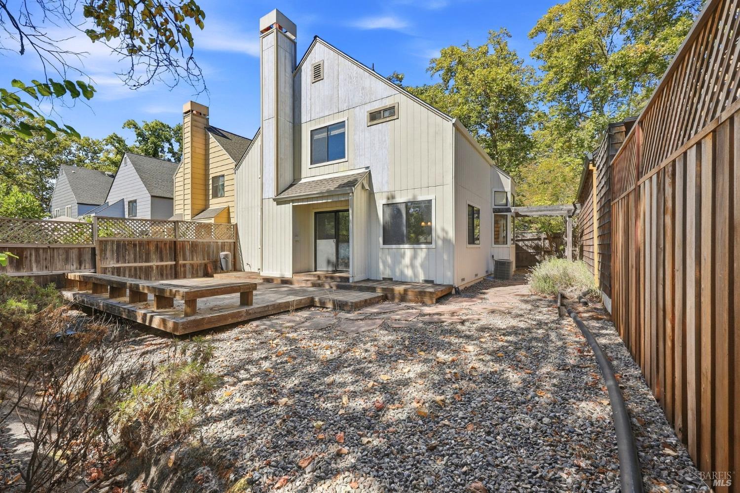 518 March Avenue Healdsburg CA 95448