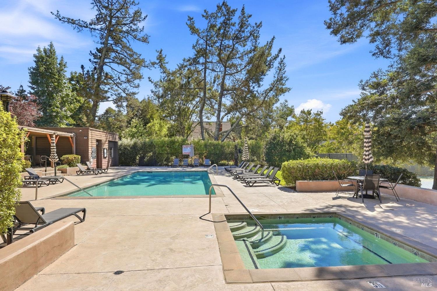 518 March Avenue Healdsburg CA 95448