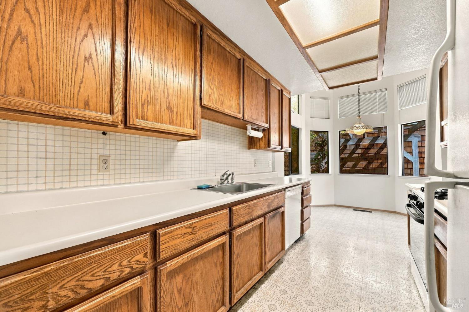 518 March Avenue Healdsburg CA 95448