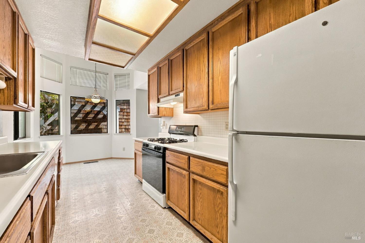 518 March Avenue Healdsburg CA 95448