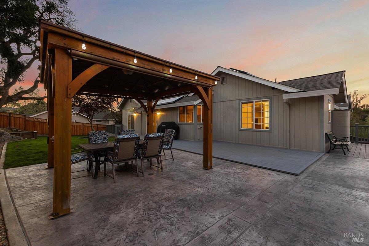 6081 Malcom Lane Penngrove CA 94951