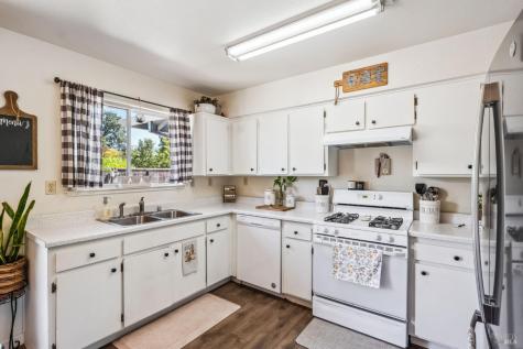 118 Garden Circle Way Cloverdale CA 95425