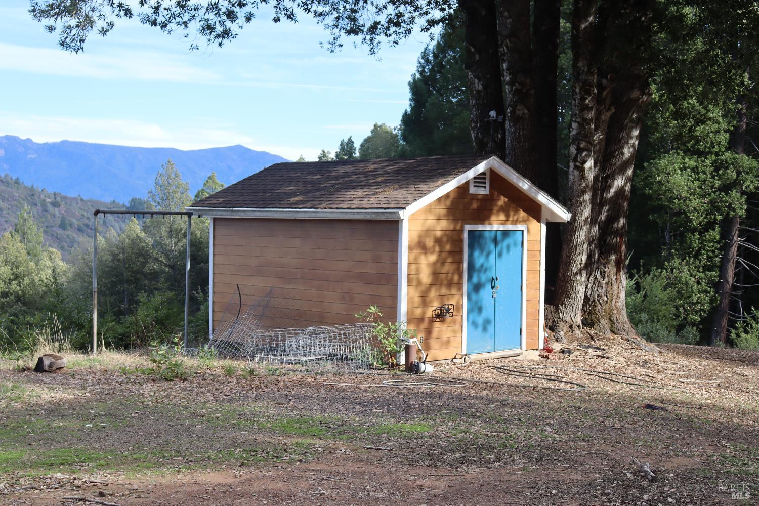 7020 Hearst Road Willits CA 95490