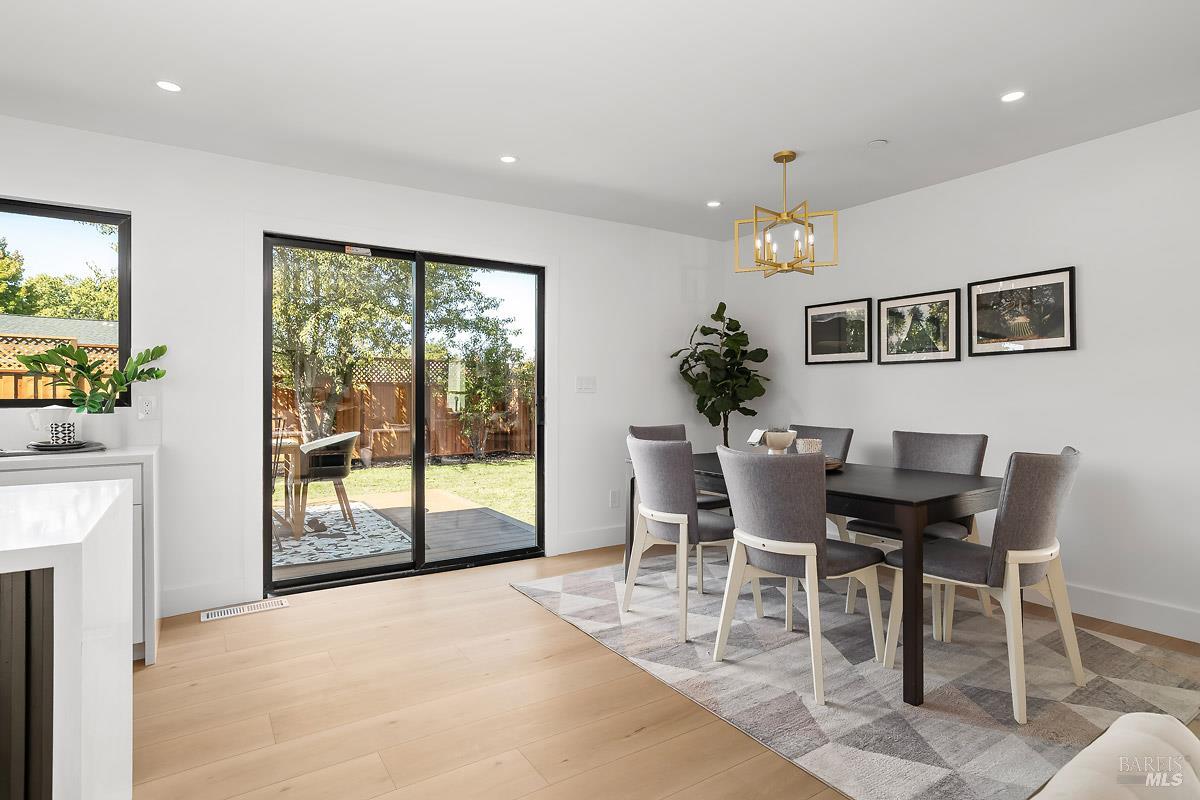 2053 Vista Lane Petaluma CA 94954