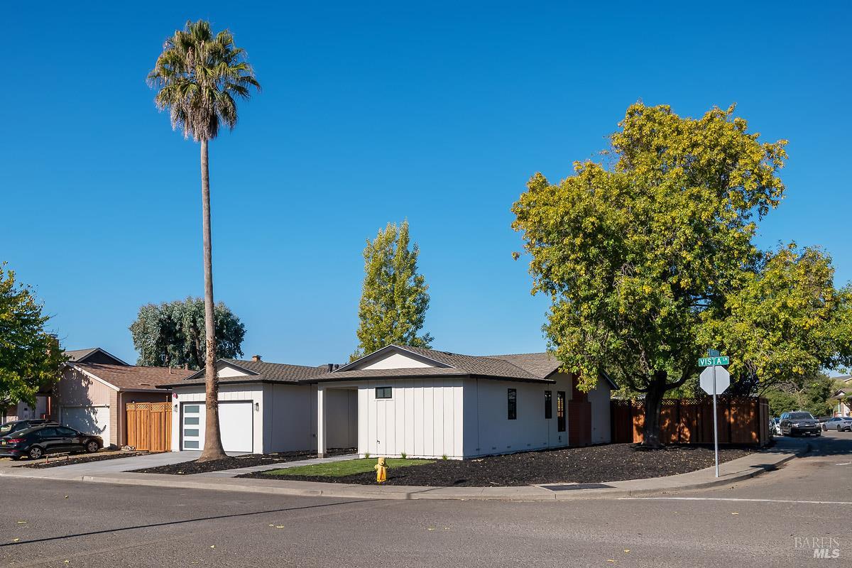 2053 Vista Lane Petaluma CA 94954
