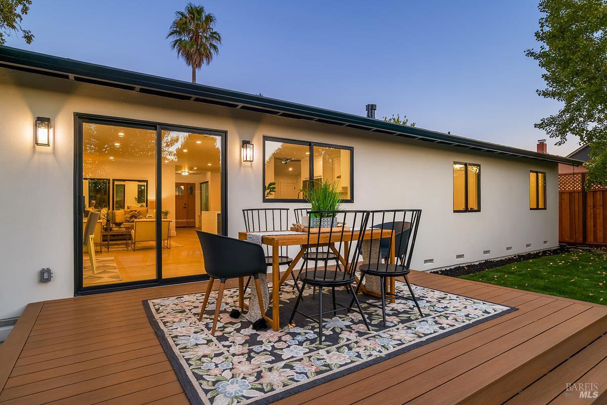 2053 Vista Lane Petaluma CA 94954