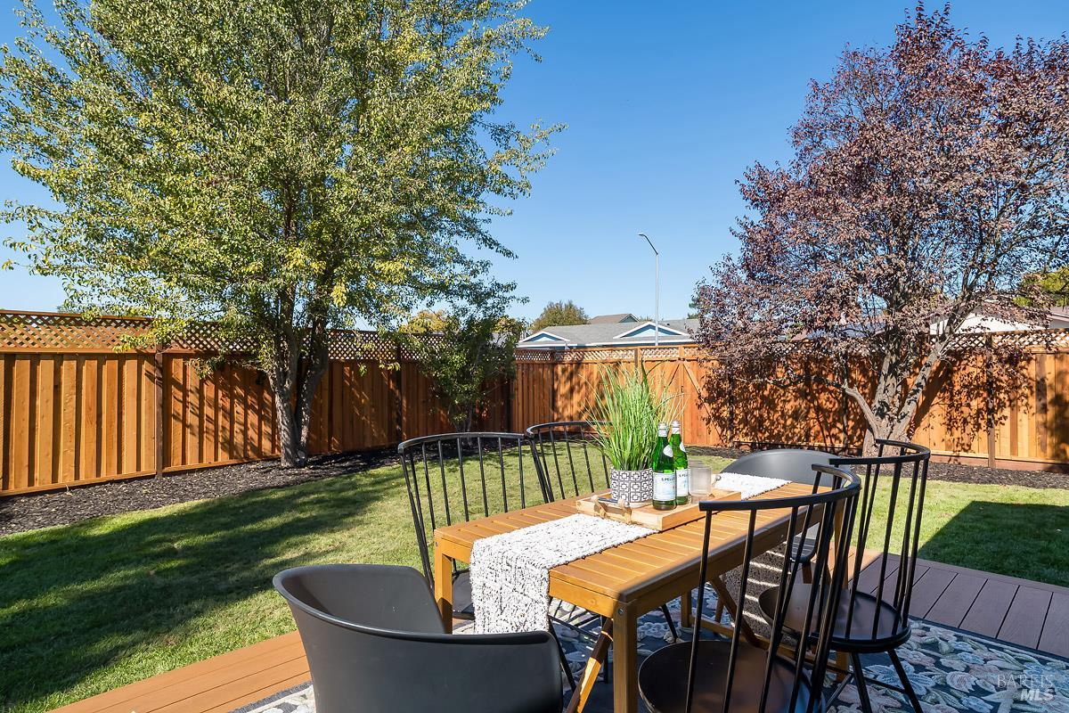 2053 Vista Lane Petaluma CA 94954