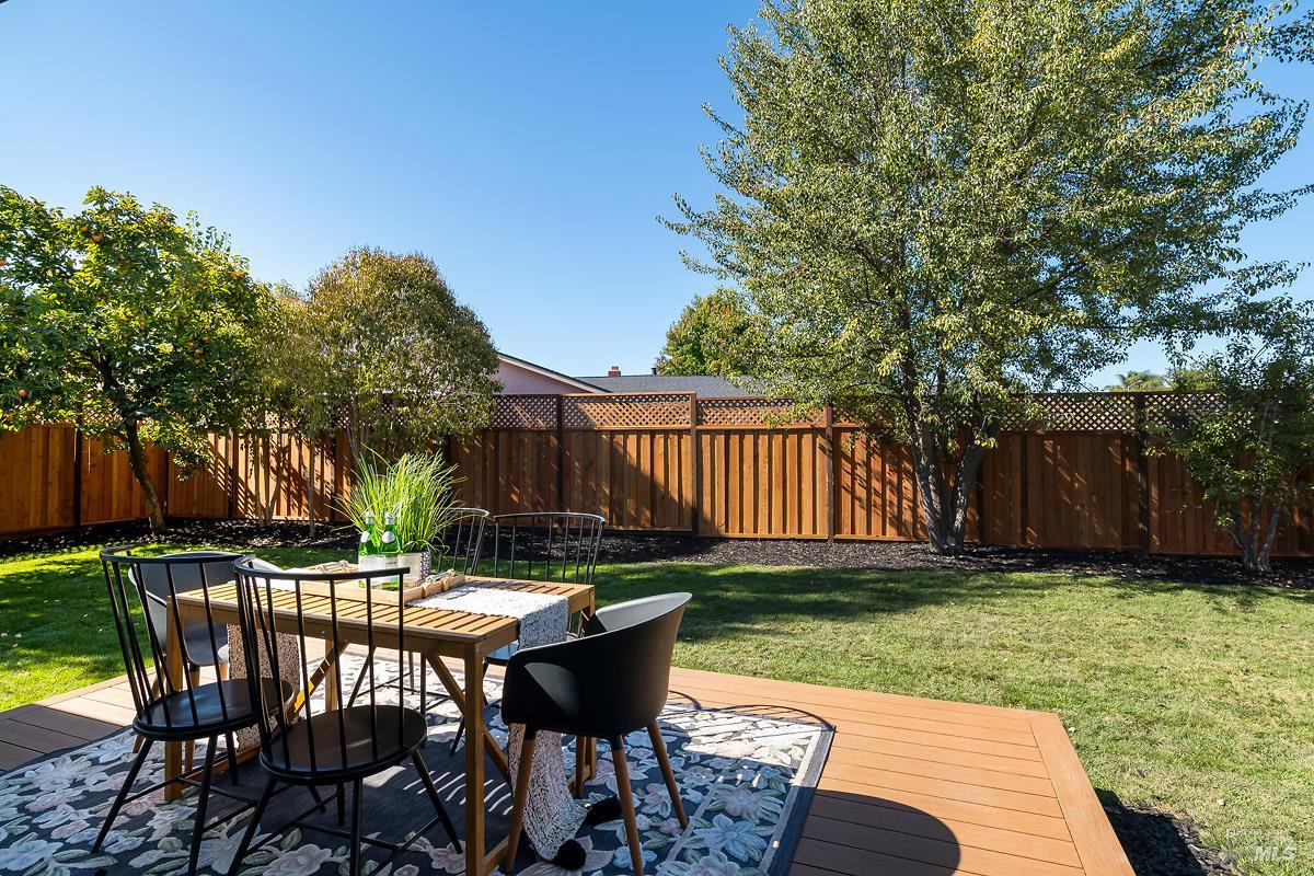 2053 Vista Lane Petaluma CA 94954
