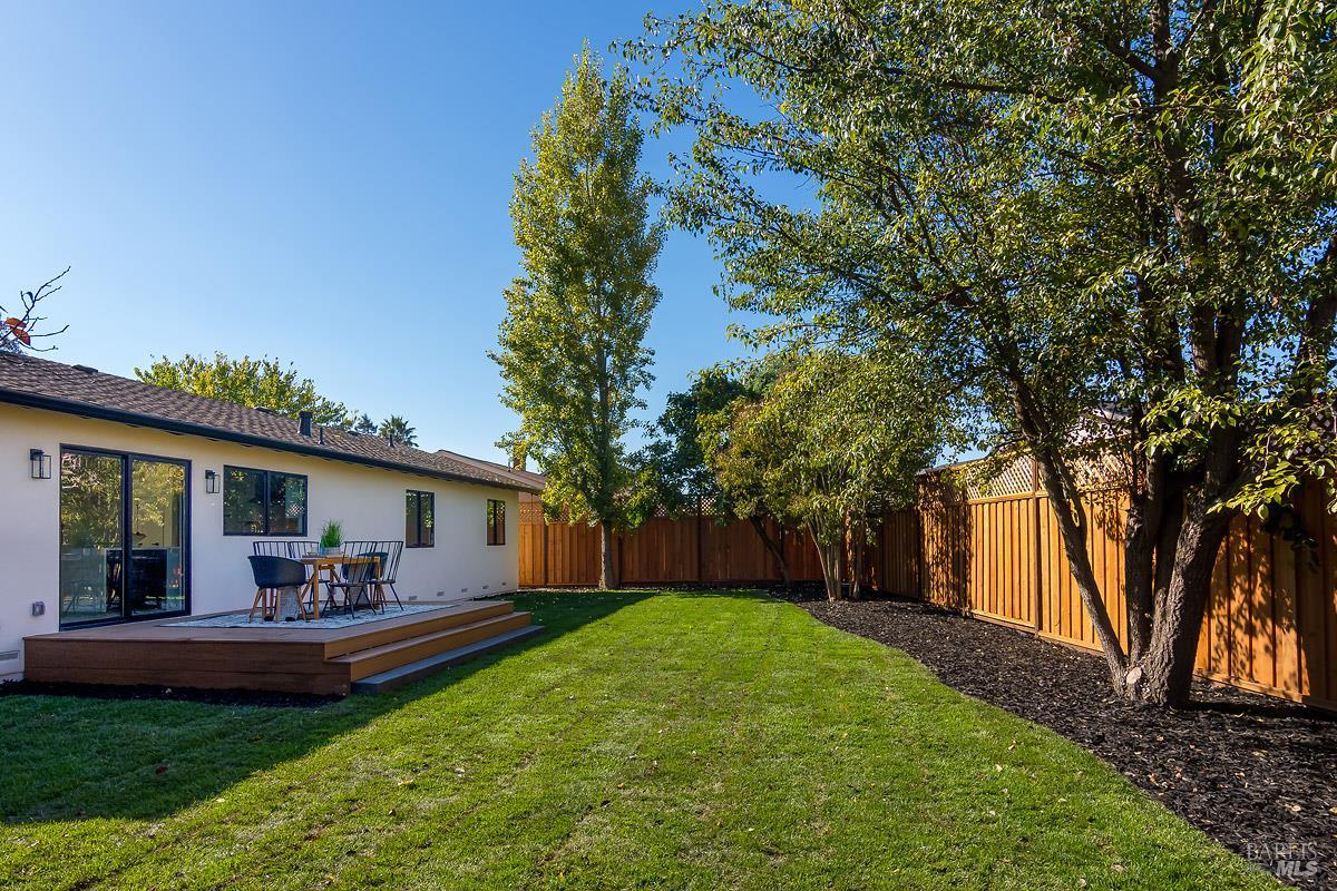 2053 Vista Lane Petaluma CA 94954