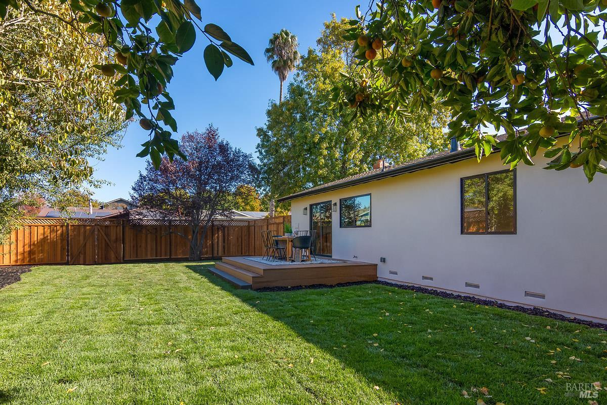 2053 Vista Lane Petaluma CA 94954
