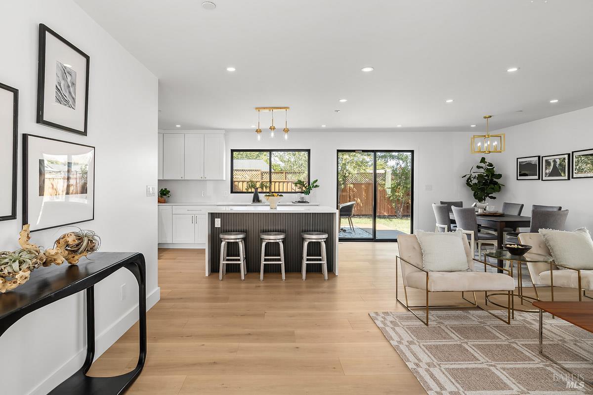 2053 Vista Lane Petaluma CA 94954