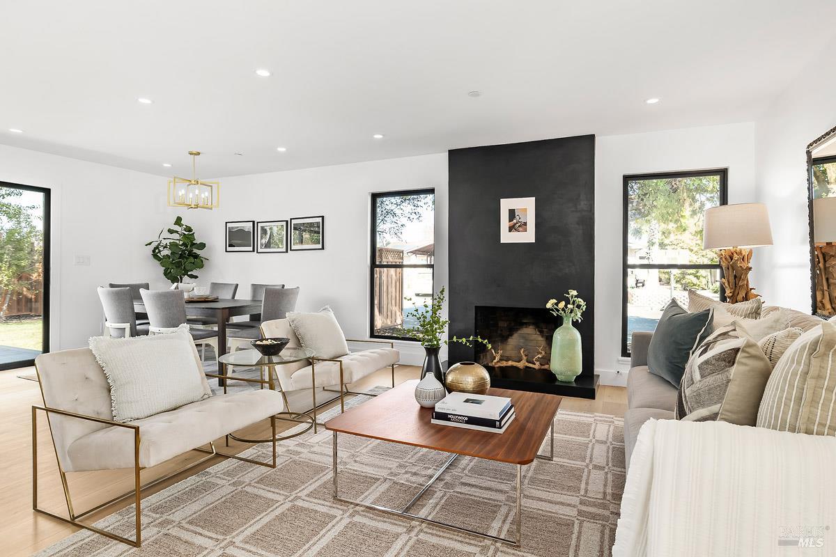 2053 Vista Lane Petaluma CA 94954