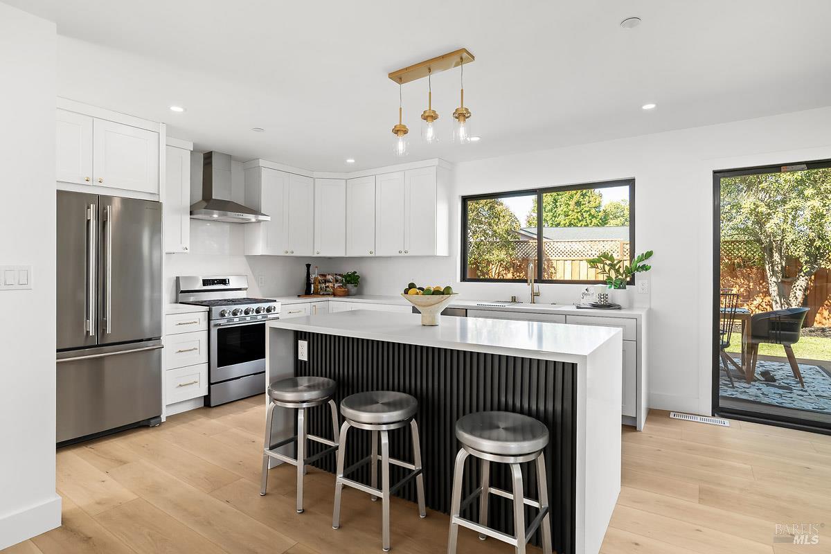 2053 Vista Lane Petaluma CA 94954