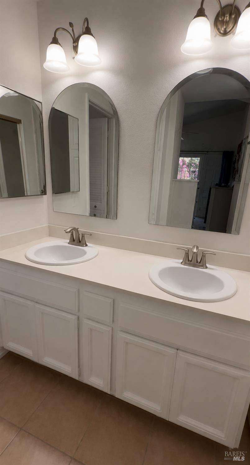 462 Danbury Circle Vacaville CA 95687
