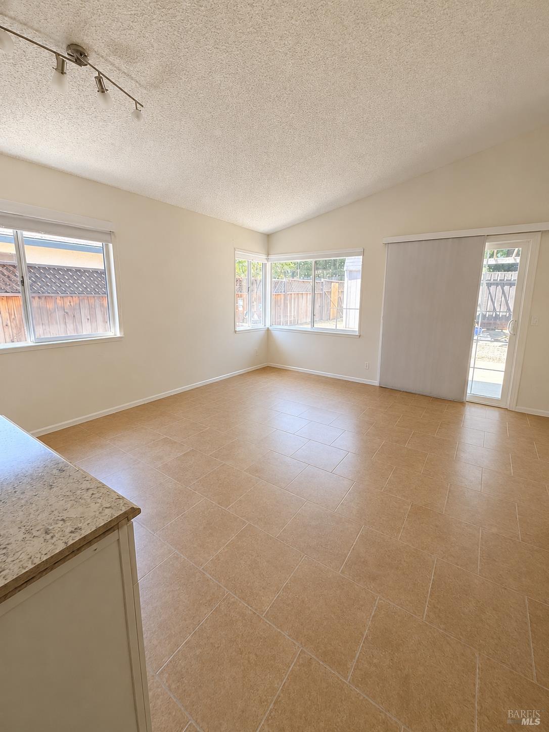 462 Danbury Circle Vacaville CA 95687