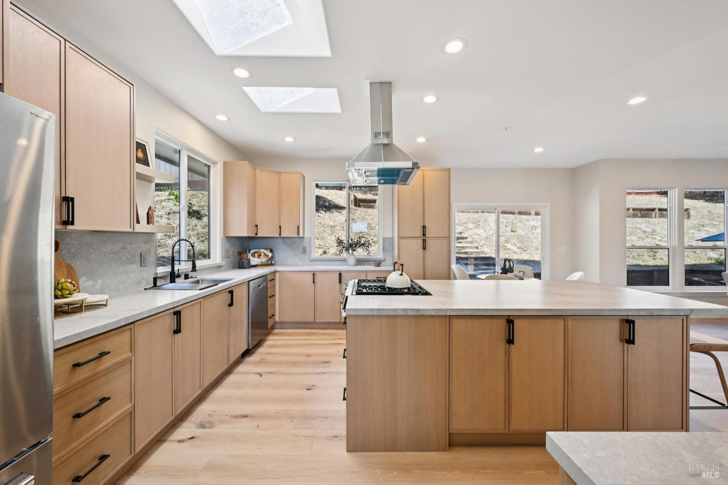 827 N Webster Street Petaluma CA 94952