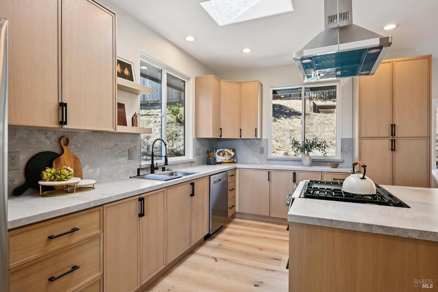 827 N Webster Street Petaluma CA 94952