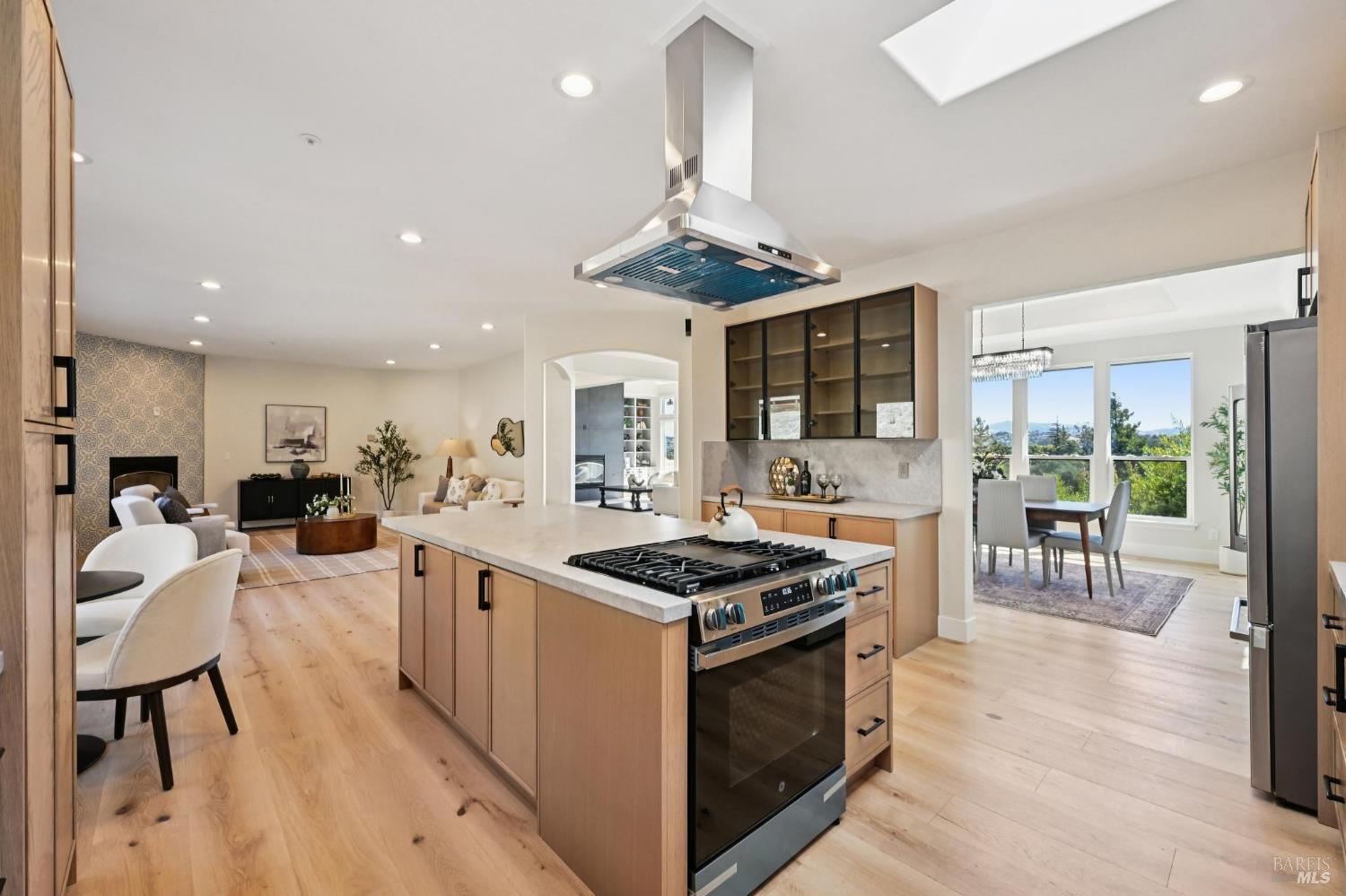 827 N Webster Street Petaluma CA 94952