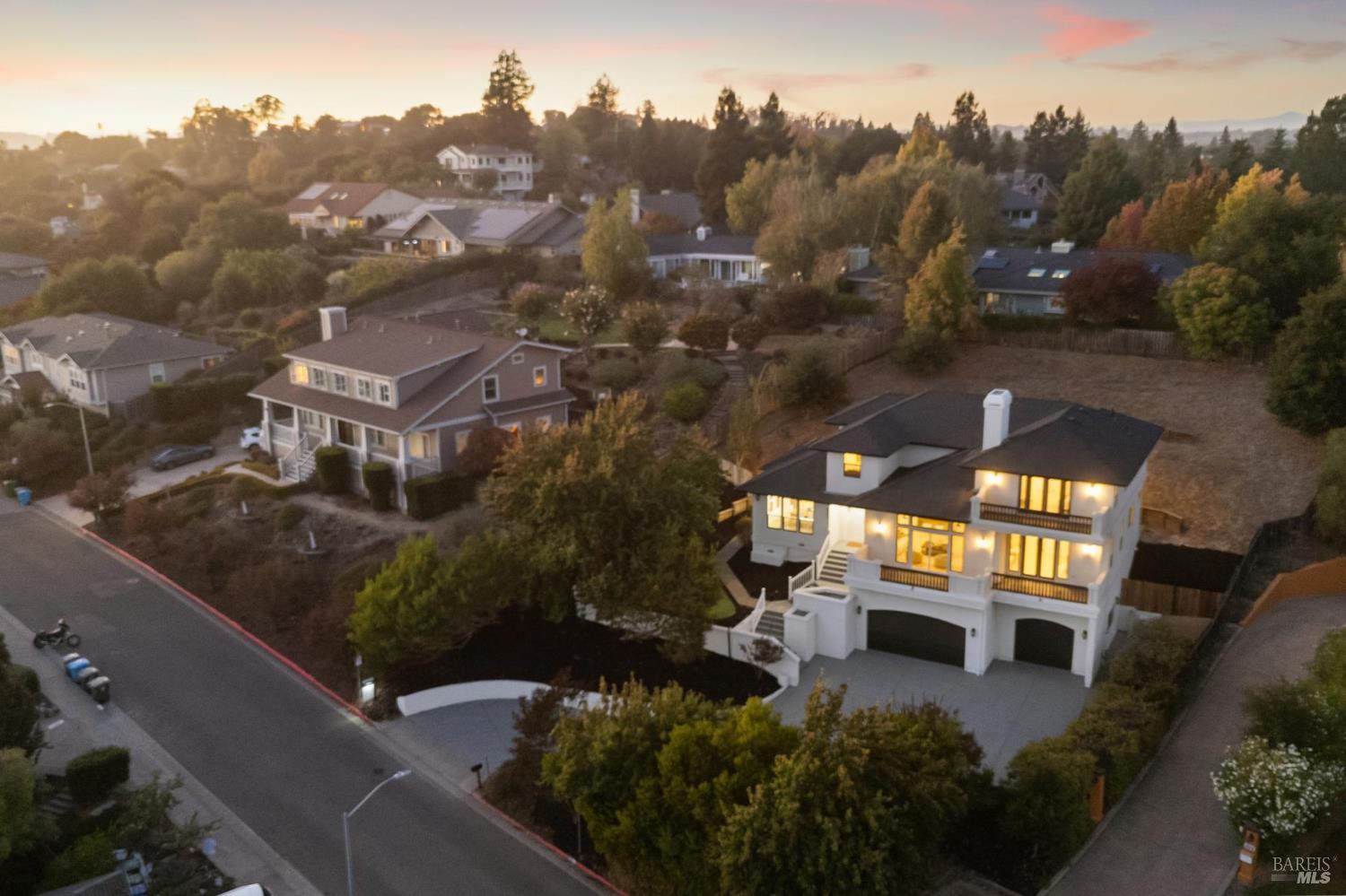 827 N Webster Street Petaluma CA 94952