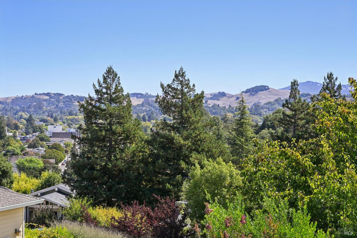 827 N Webster Street Petaluma CA 94952