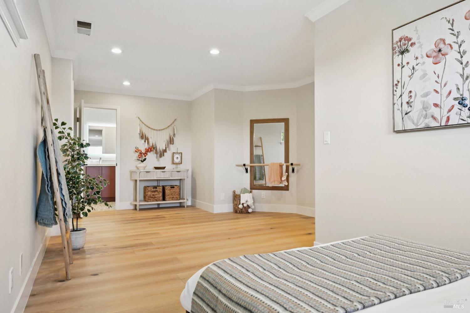 827 N Webster Street Petaluma CA 94952