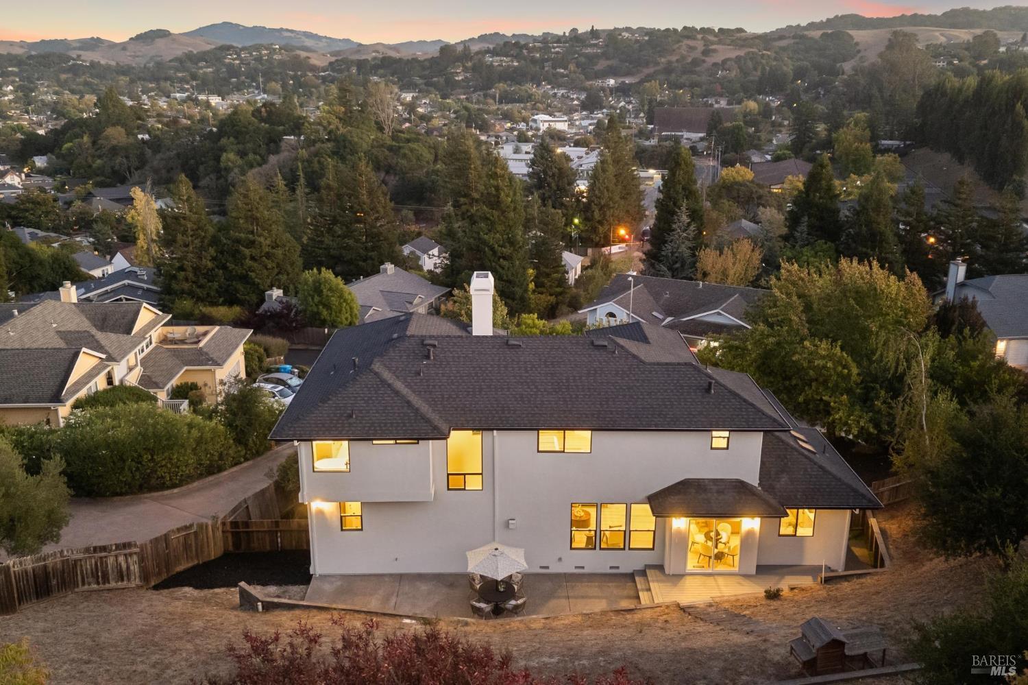827 N Webster Street Petaluma CA 94952