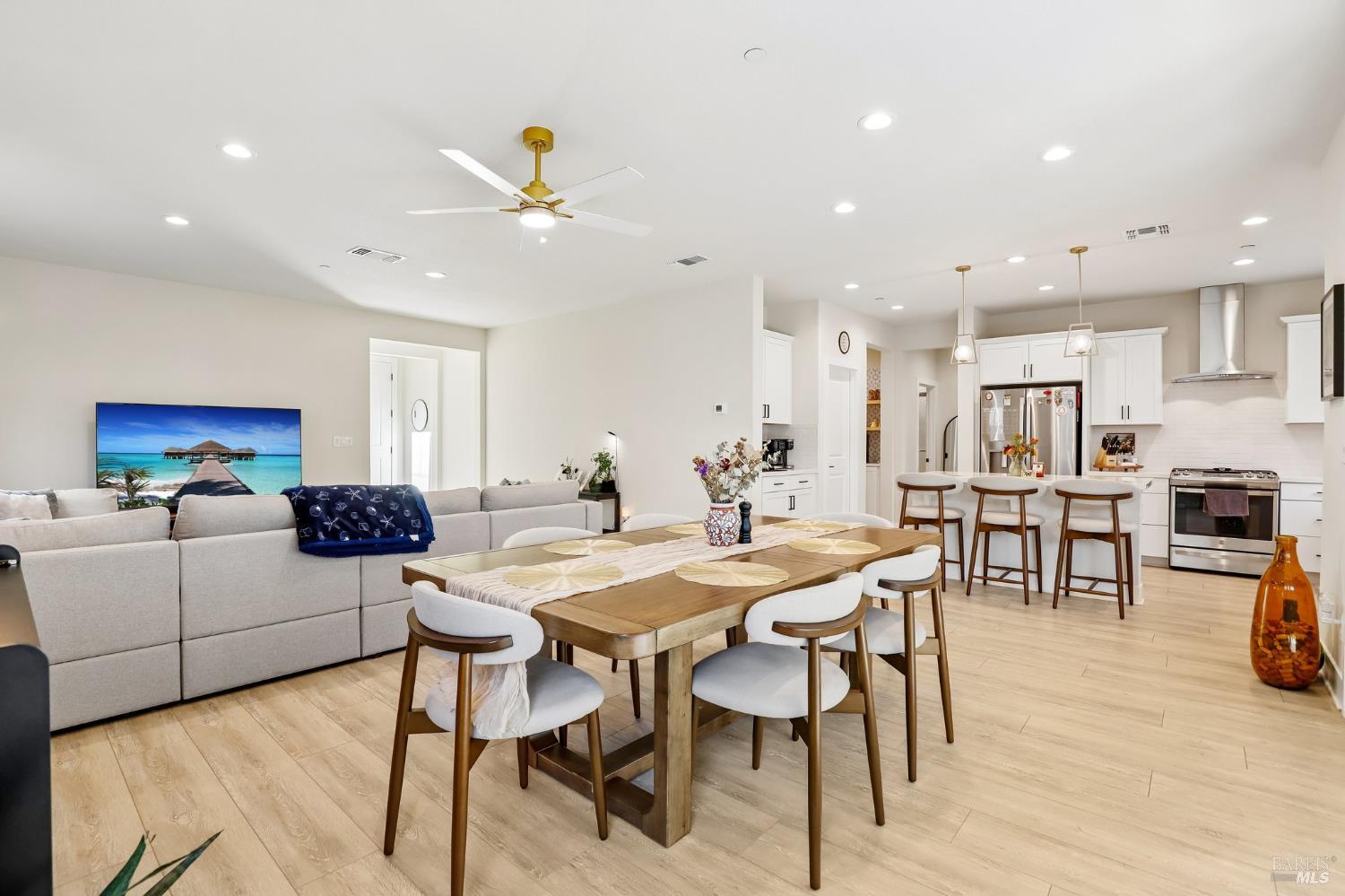 821 Cosmos Drive Vacaville CA 95687