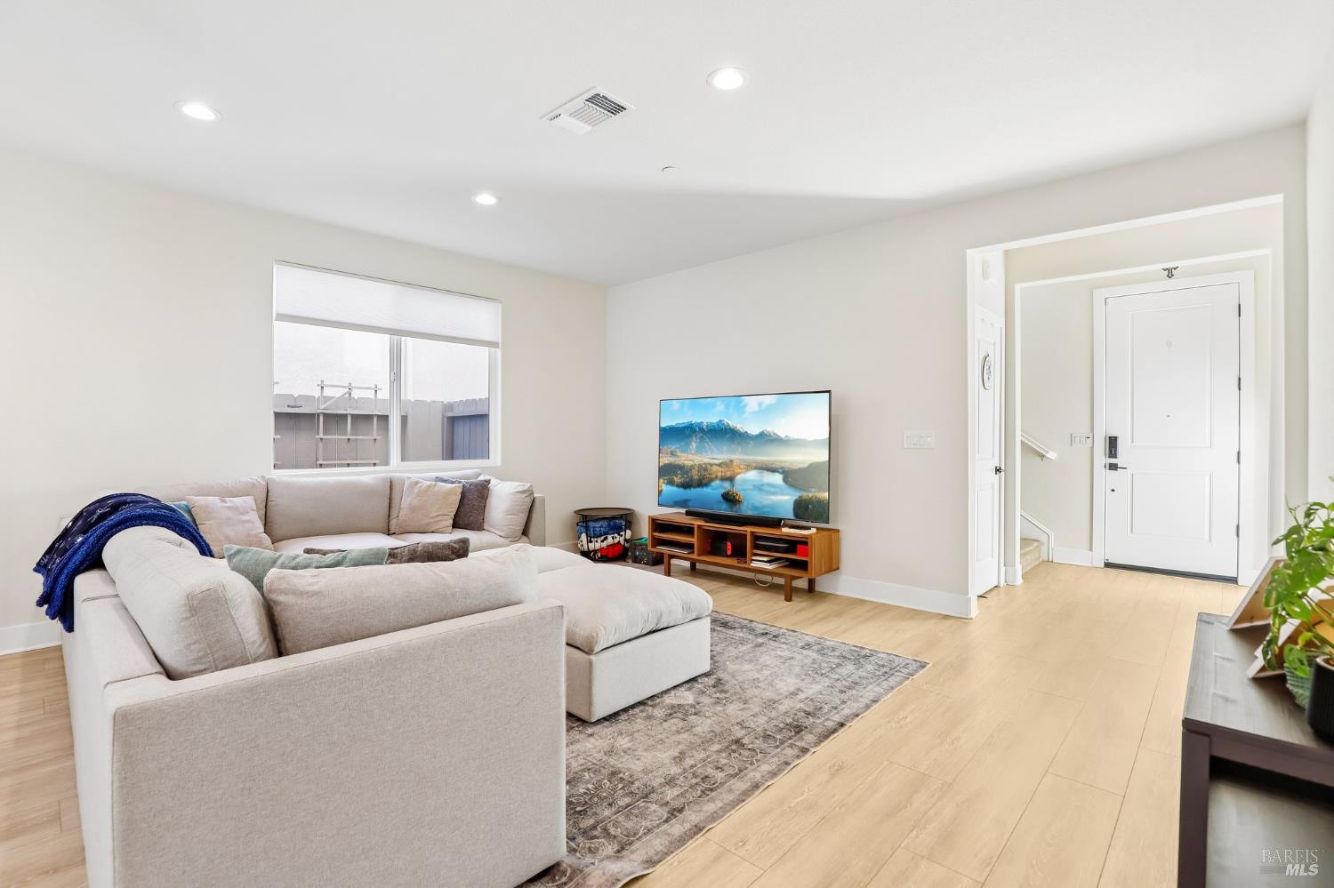 821 Cosmos Drive Vacaville CA 95687