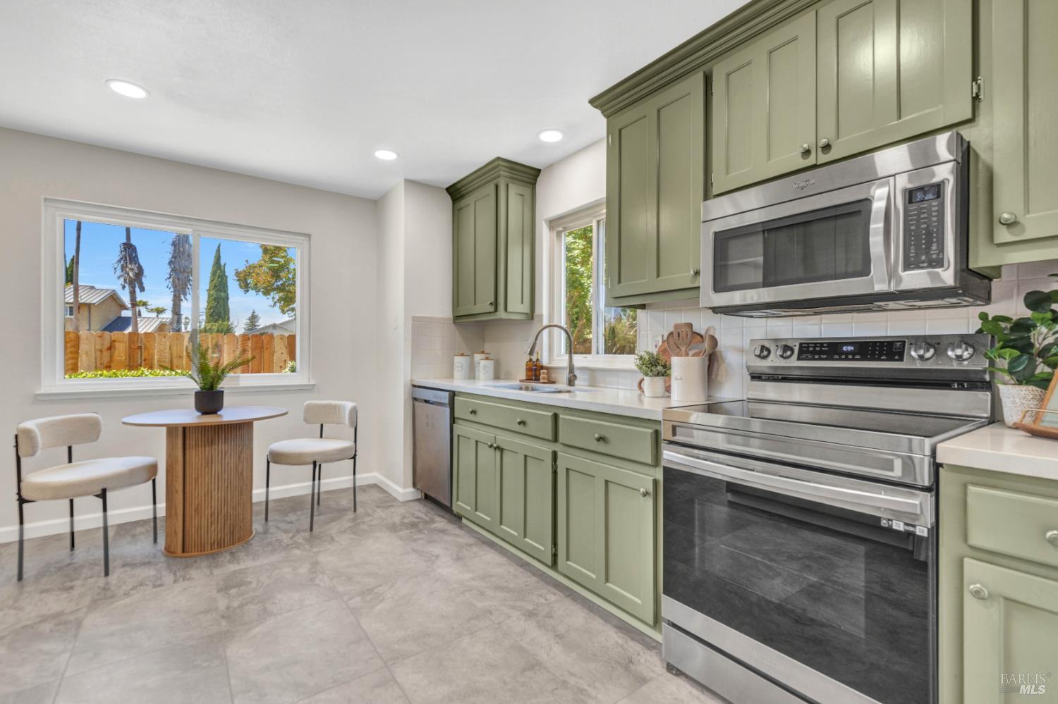 906 Steller Way Suisun City CA 94585