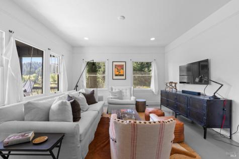 8781 Martinelli Road Forestville CA 95436