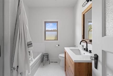 8781 Martinelli Road Forestville CA 95436