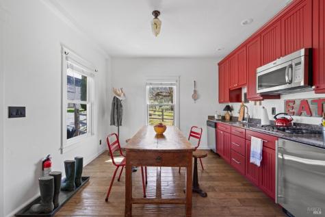 8781 Martinelli Road Forestville CA 95436