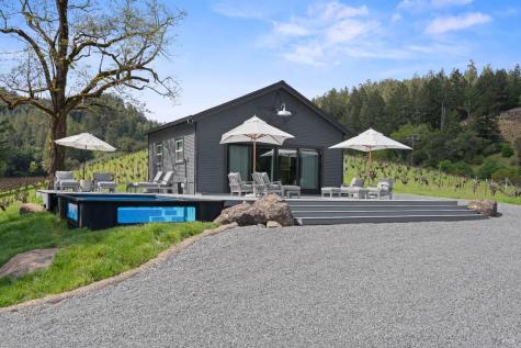 8781 Martinelli Road Forestville CA 95436