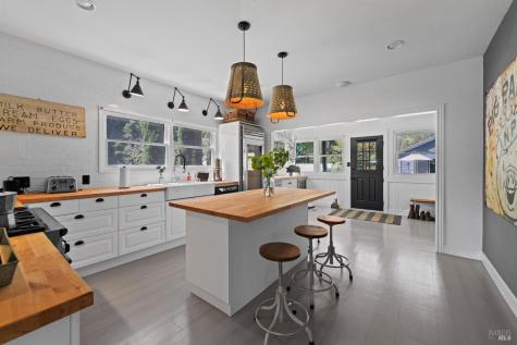 8781 Martinelli Road Forestville CA 95436