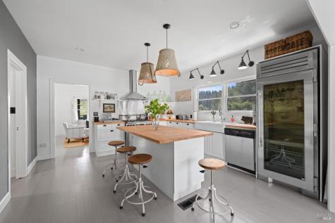 8781 Martinelli Road Forestville CA 95436