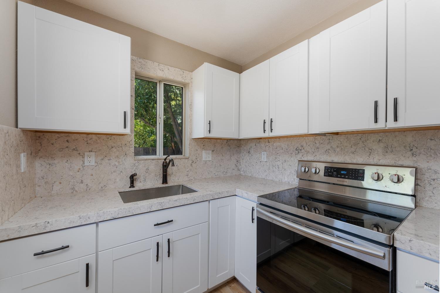 402 Grove Avenue Ukiah CA 95482