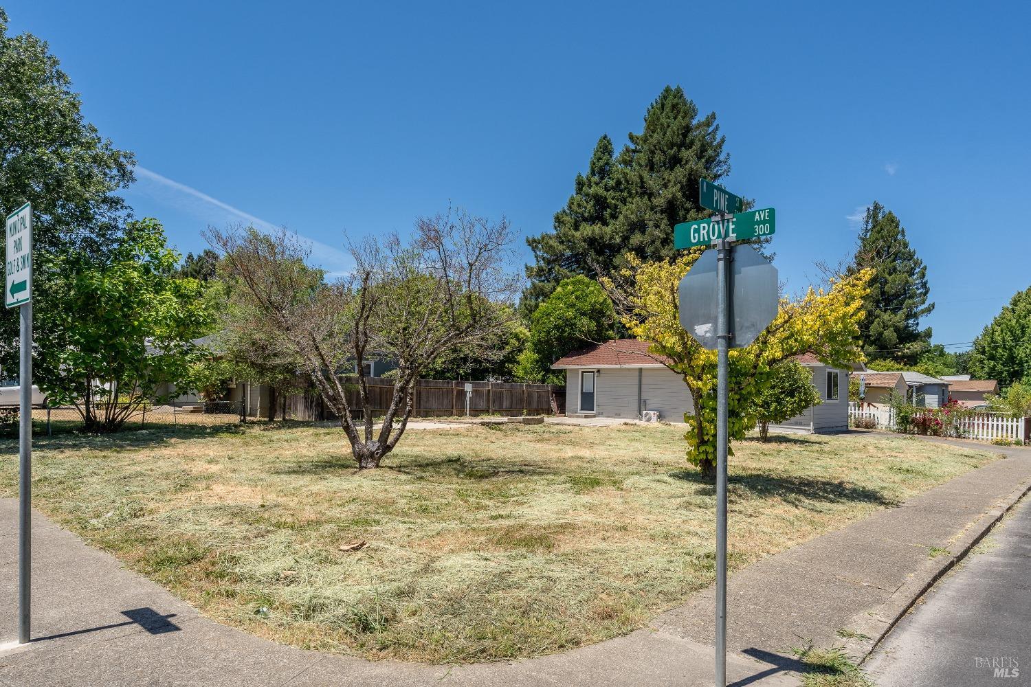 402 Grove Avenue Ukiah CA 95482