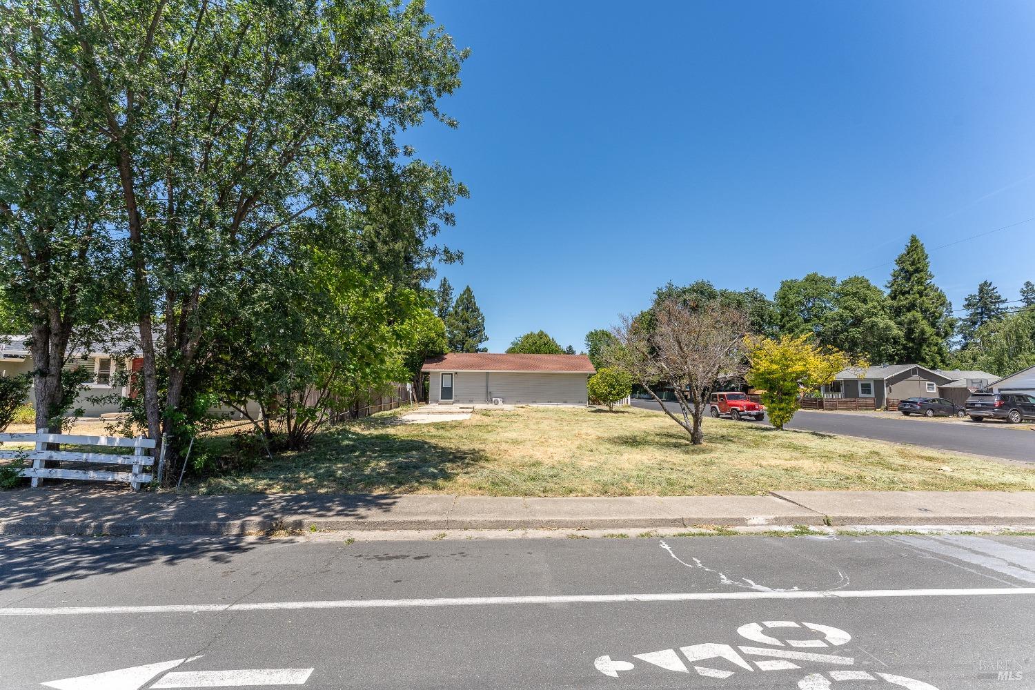 402 Grove Avenue Ukiah CA 95482