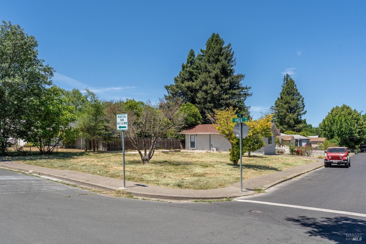 402 Grove Avenue Ukiah CA 95482