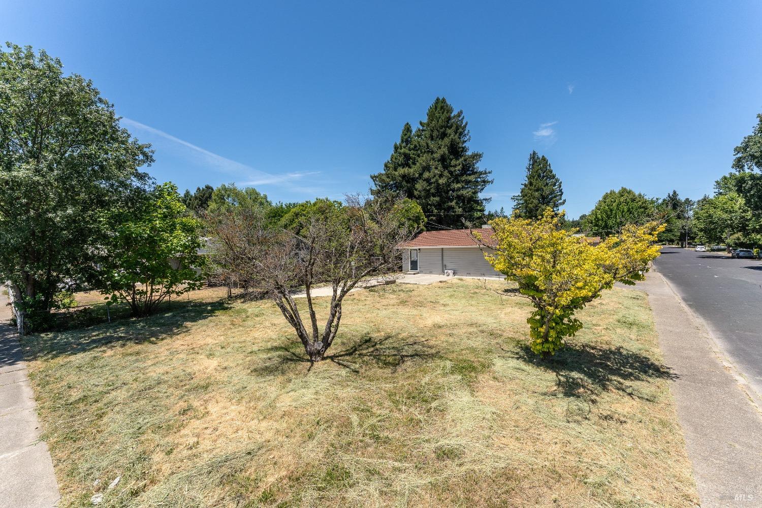 402 Grove Avenue Ukiah CA 95482