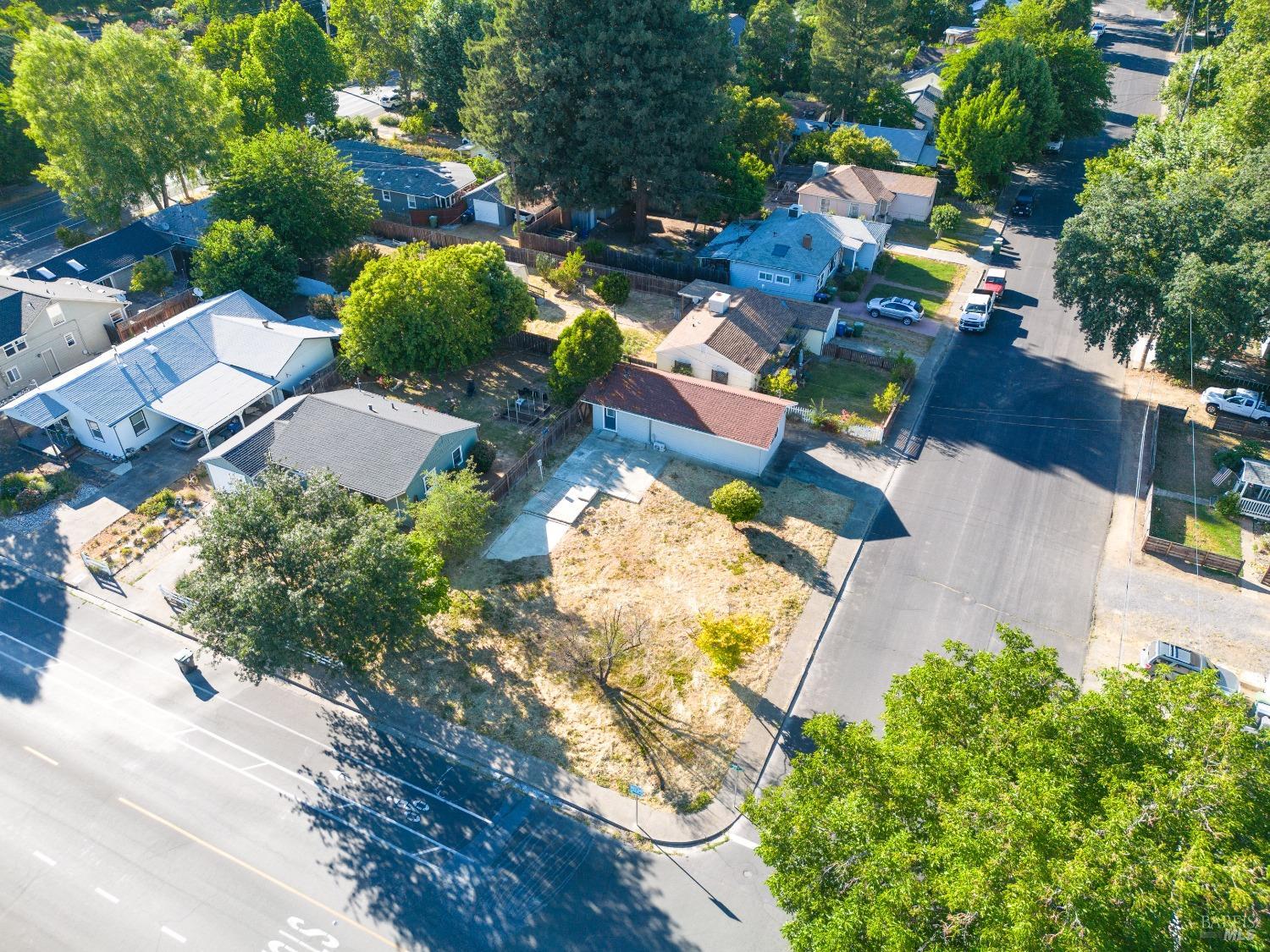 402 Grove Avenue Ukiah CA 95482