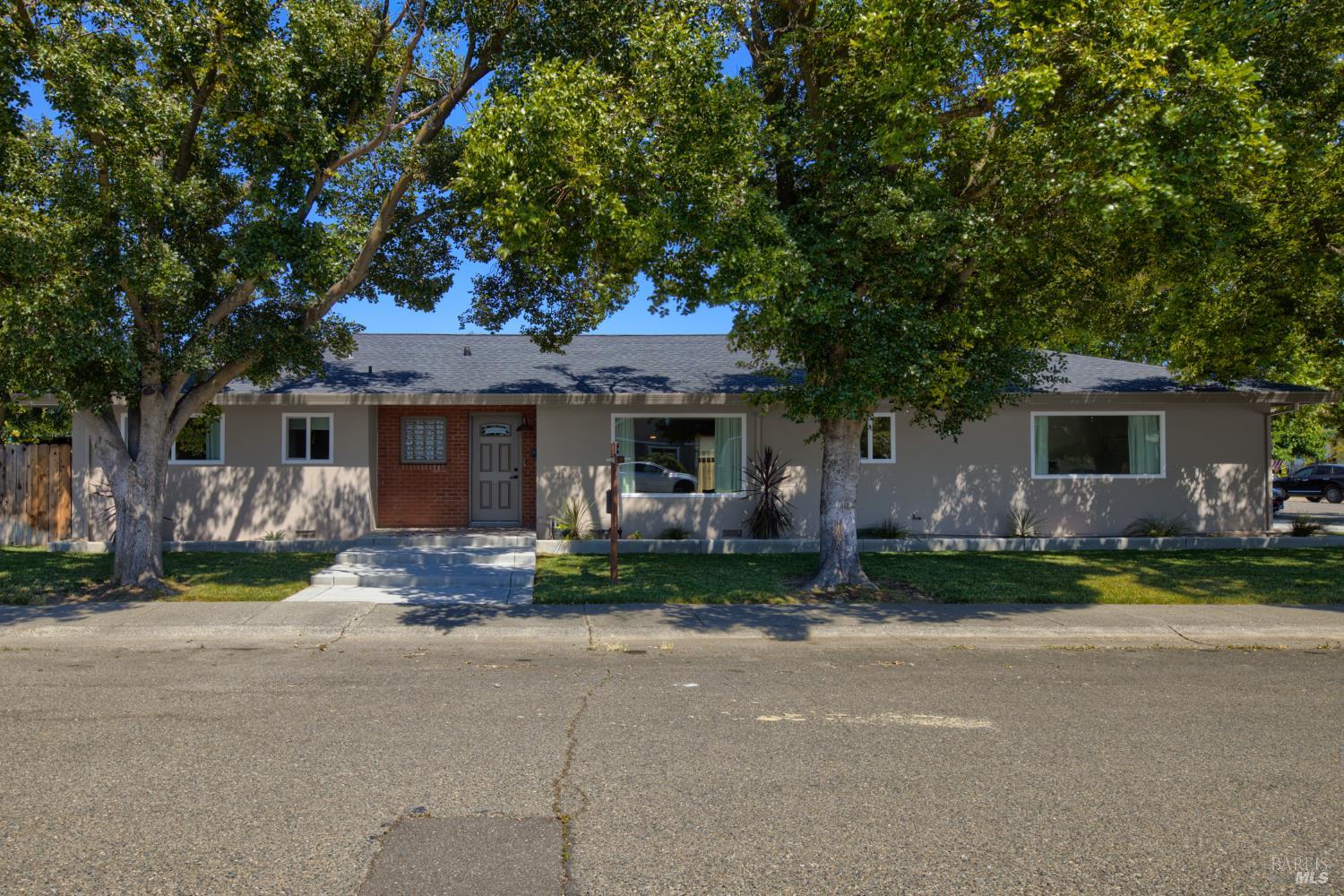 350 N 7th Street Dixon CA 95620